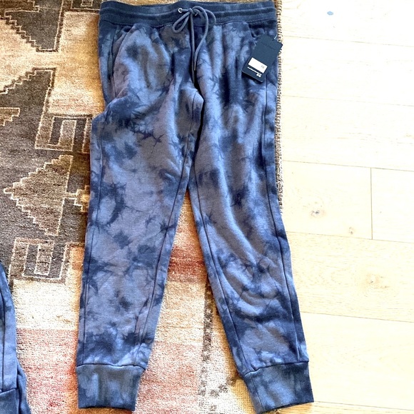 90° gray camouflage dark gray sweatpants with pockets soft and comfy perfect - Picture 2 of 4